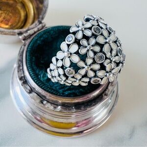 Wonderful Pandora 'Darling Daisy' .925 Sterling Silver CZ Dome Ring Size 9